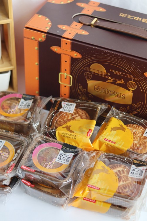 被朋友安利的中之杰月餅！全家都直接夸好吃