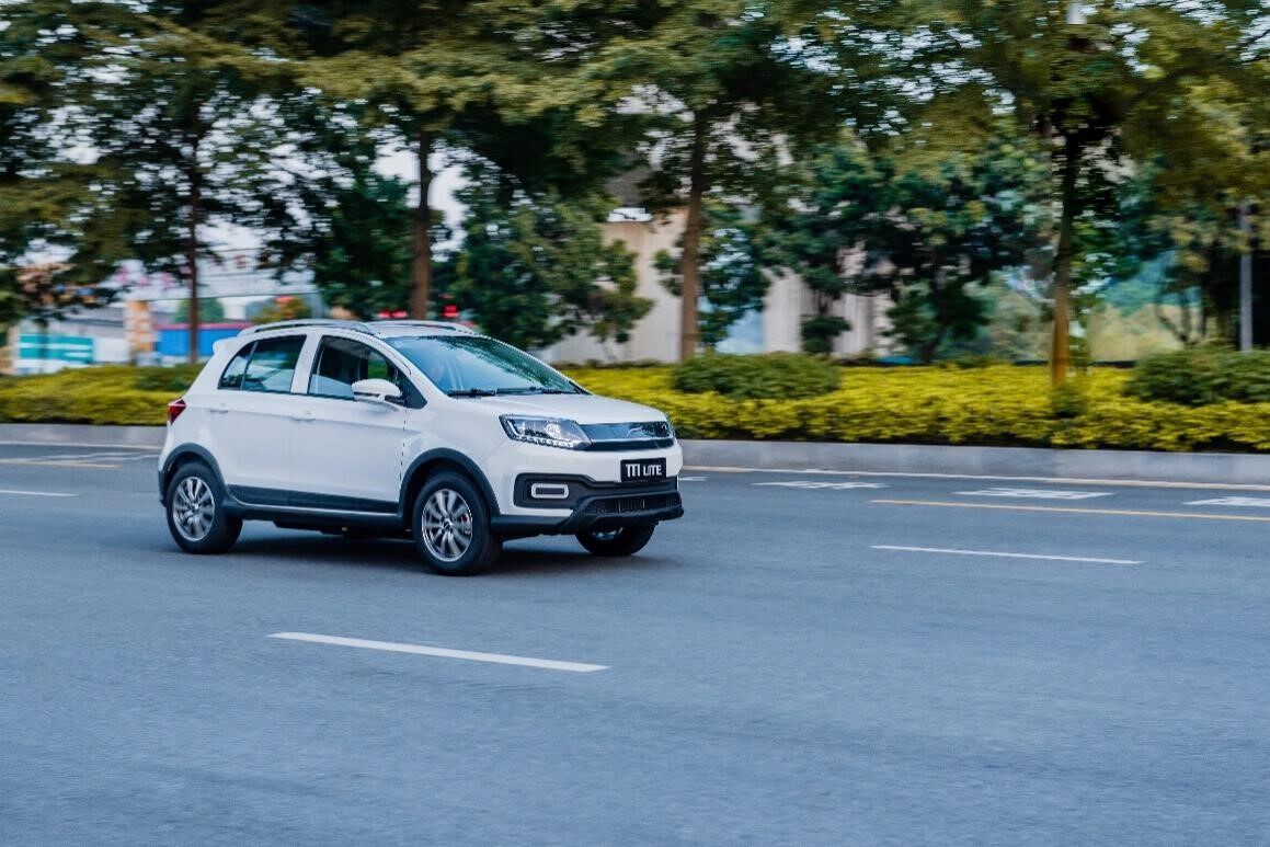 極具性價比的這兩款純電SUV，云度 π1lite輕享版VS哪吒V潮300 lite