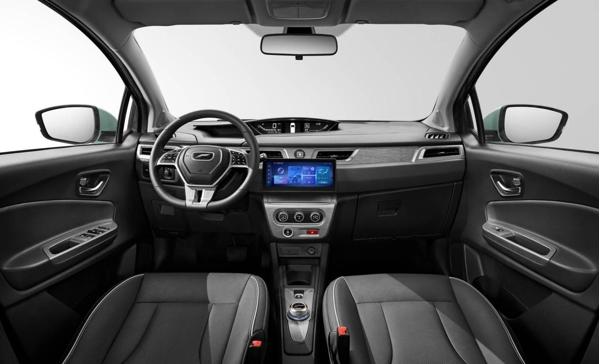 智能+趣味，車機秒殺同級別！云度 π1 lite 為年輕人用車生活付出最大誠意