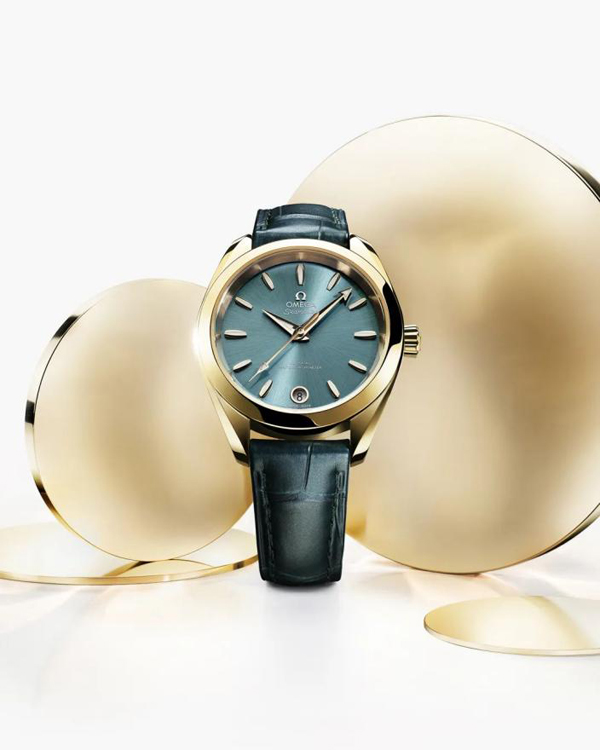 歐米茄的彩盤腕表讓你跳出“黑白灰”